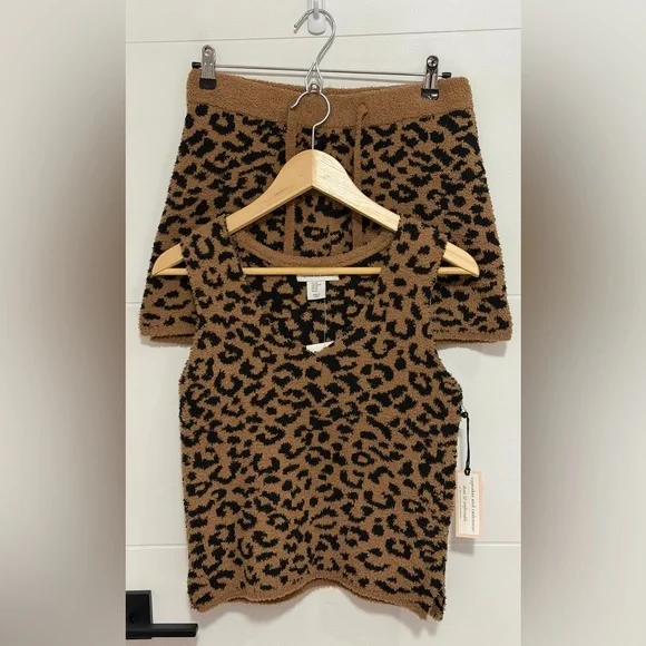 ✨NWT✨Cupcakes & Cashmere:Tank Top & Shorts Pajama Set-Size XS(ptp approx 16.5in) - Picture 1 of 14